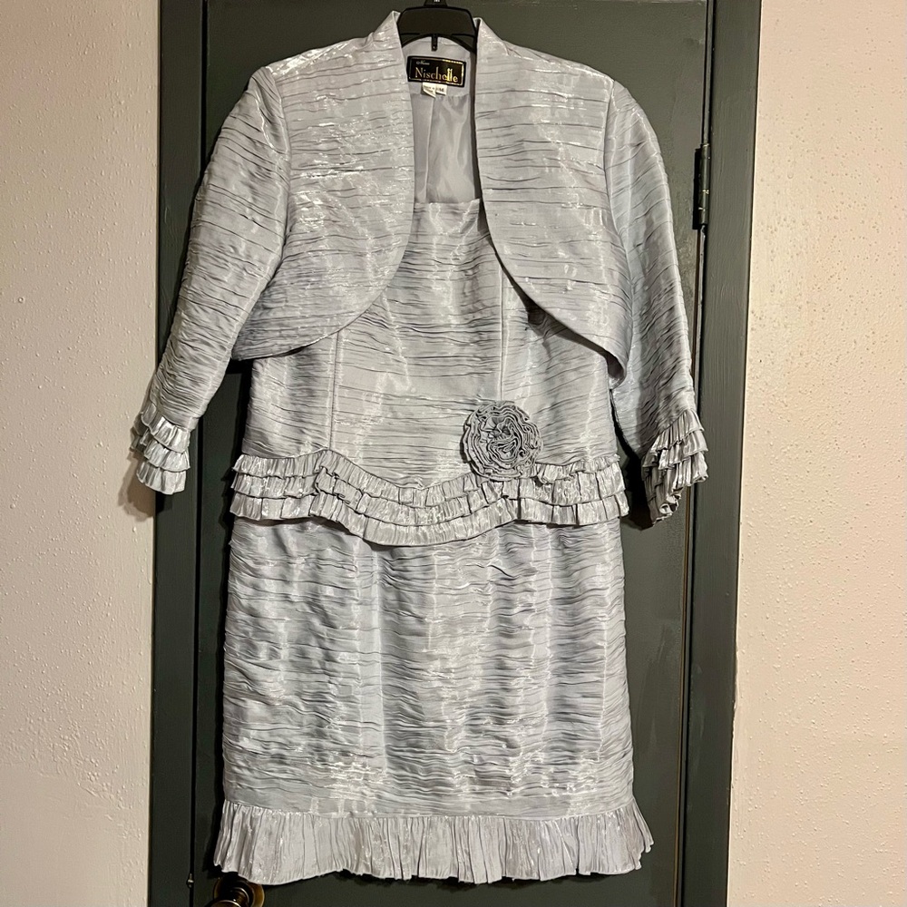 ⭐️Elegant Silver Sleeveless Dress with Jacket Floral Accent